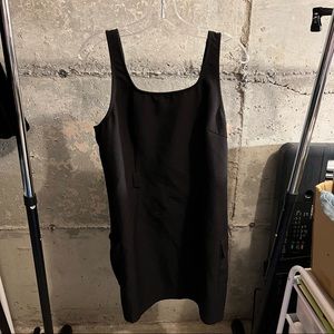 Black pocket dress